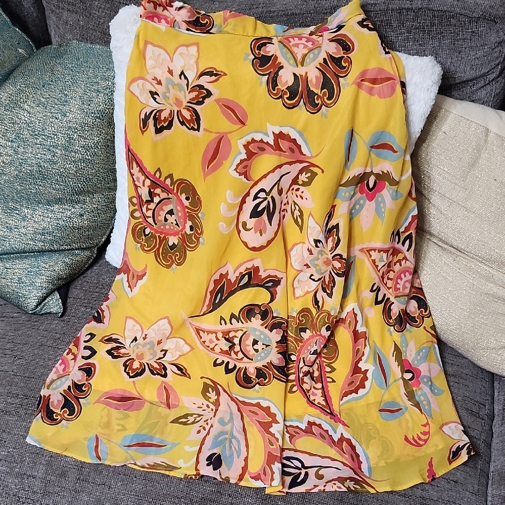 T Tahari Vibrant Yellow Floral A-Line Skirt Sz. Small 14" Waist Size 6 Estimated